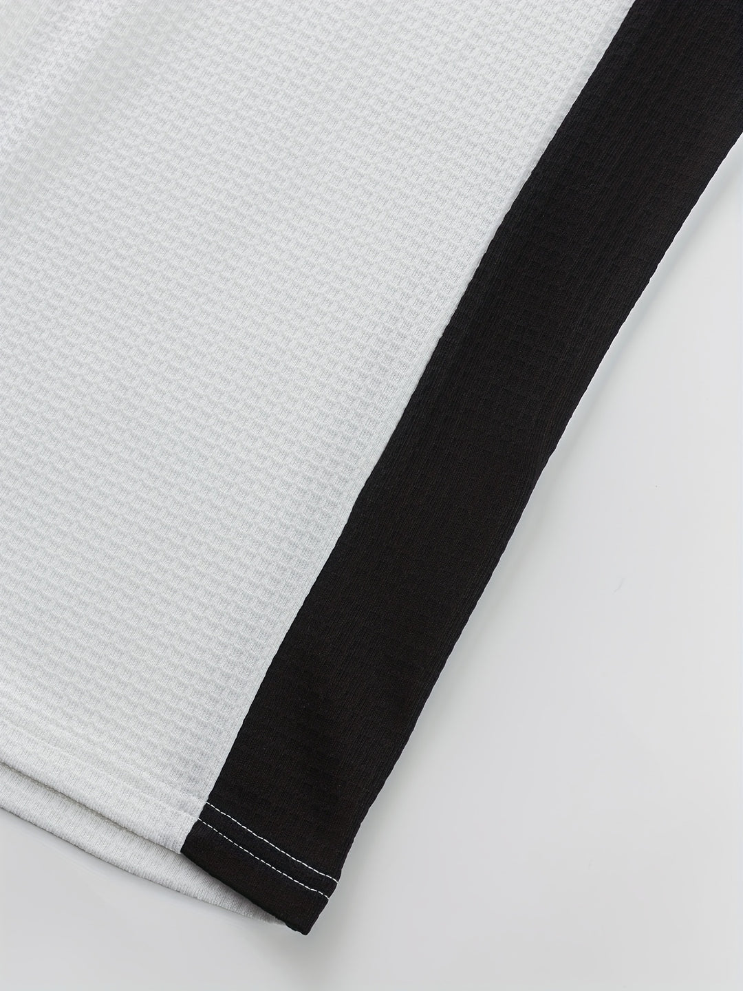 Curtis | Textured Long-Sleeve Henley
