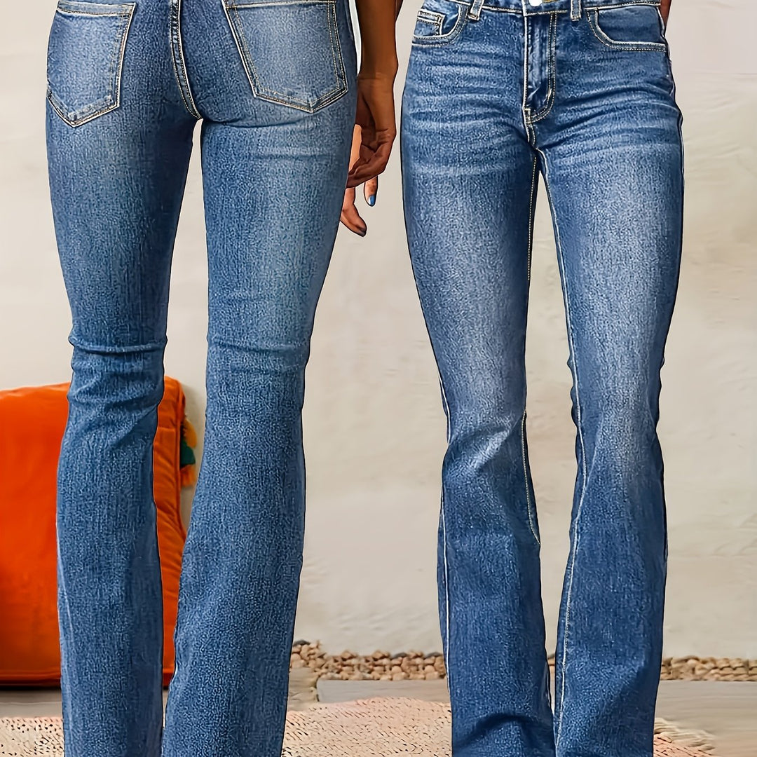 Priscilla | Classic Flared Jeans