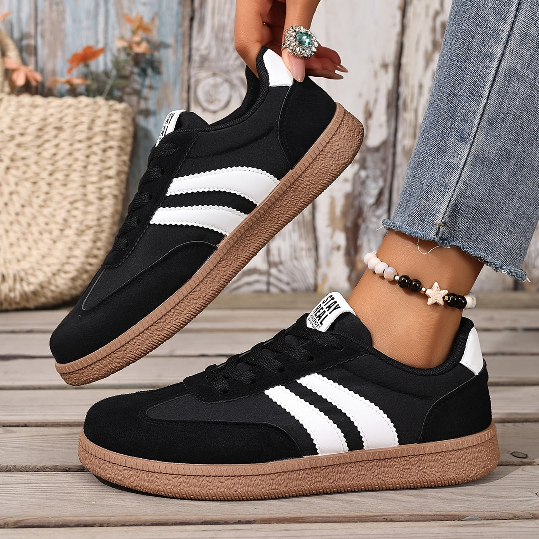 Lena | Classic Lace-Up Sneakers