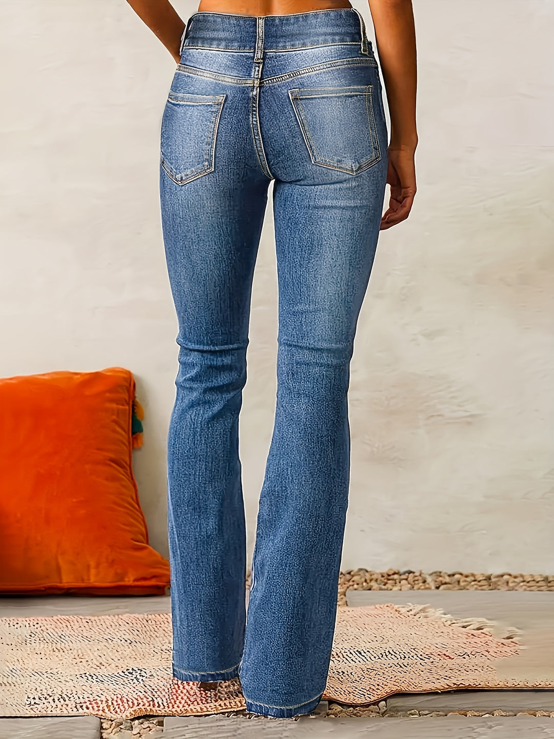 Priscilla | Classic Flared Jeans