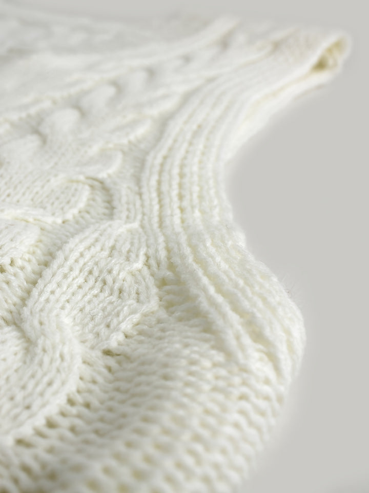 Cora | Cozy Cable-Knit V-Neck Sweater Vest
