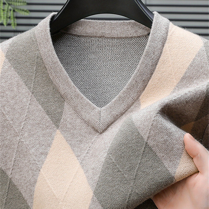 Warren | Classic Argyle V-Neck Sweater