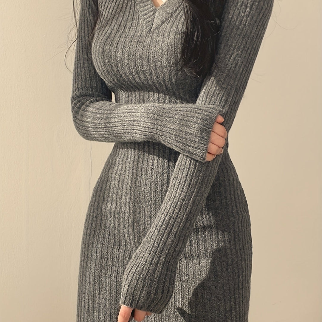 Marion | Ribbed V-Neck Slim-Fit Dress