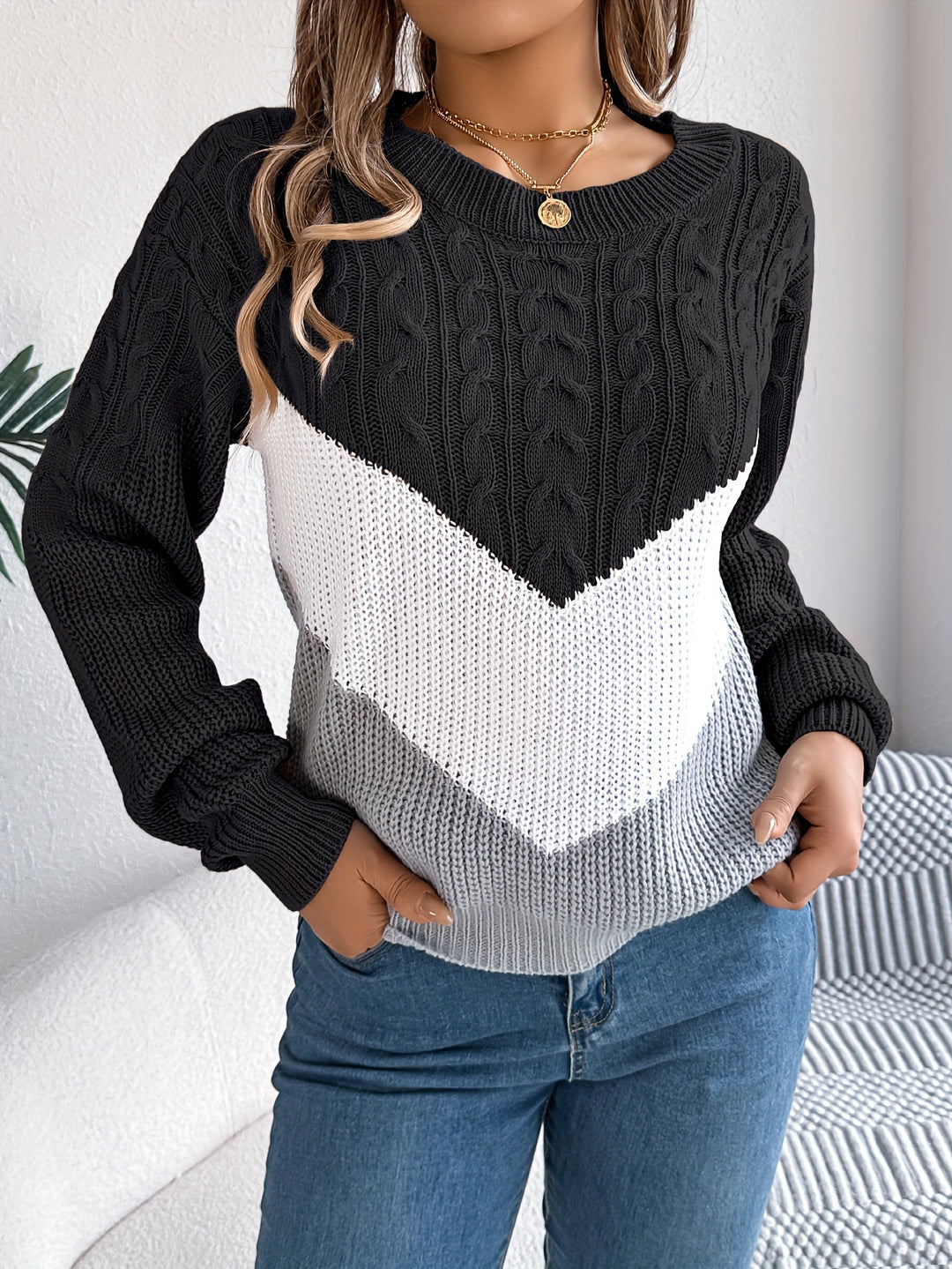 Blythe | Color-Block Round Neck Sweater