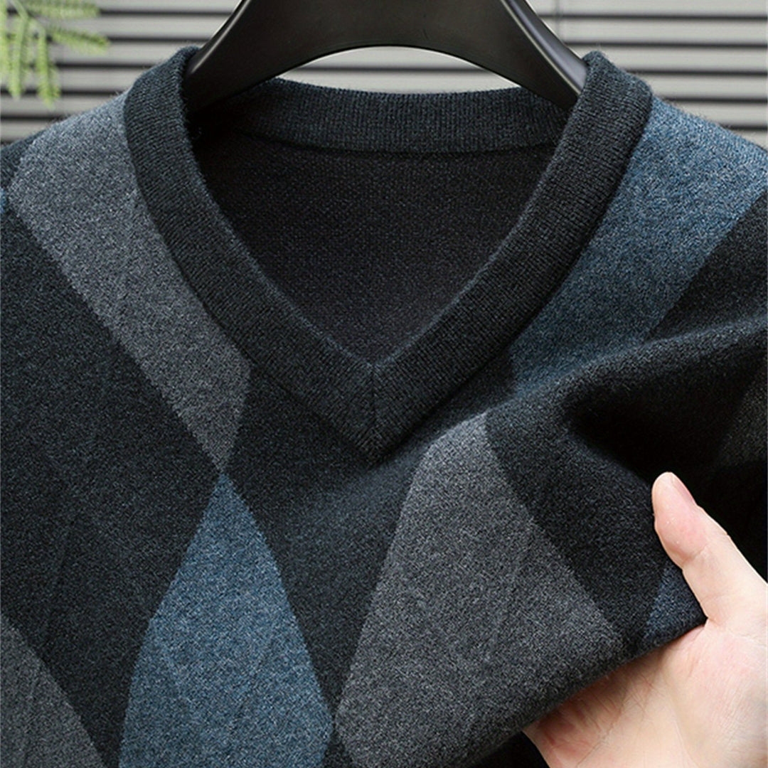 Warren | Classic Argyle V-Neck Sweater
