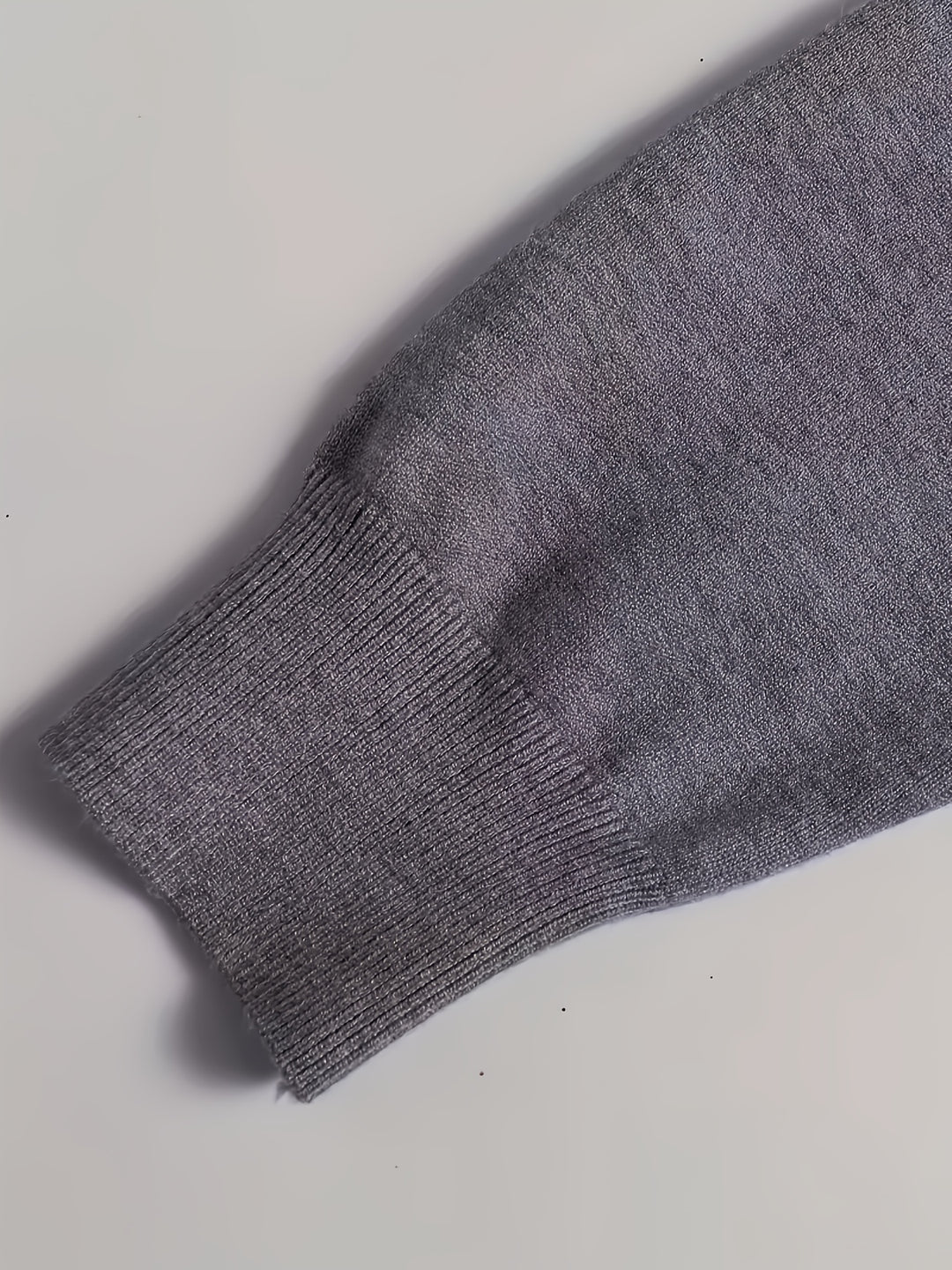 Emory | Classic V-Neck Pullover