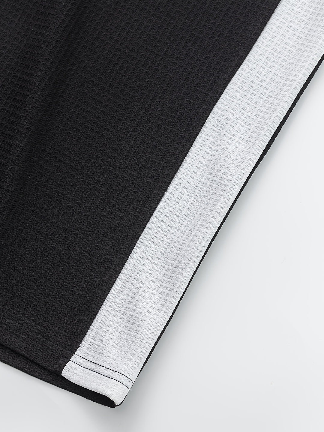 Curtis | Textured Long-Sleeve Henley