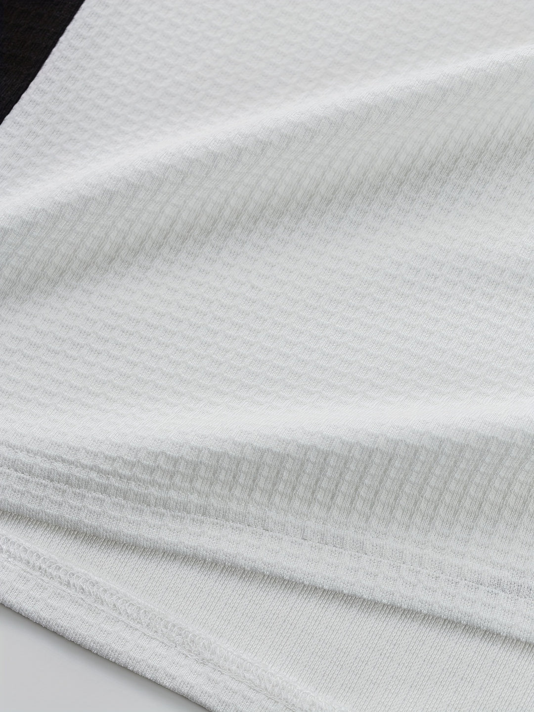Curtis | Textured Long-Sleeve Henley